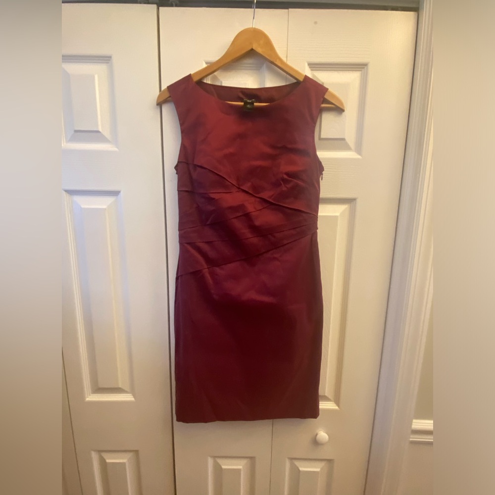 Elegant Burgundy Sleeveless Dress